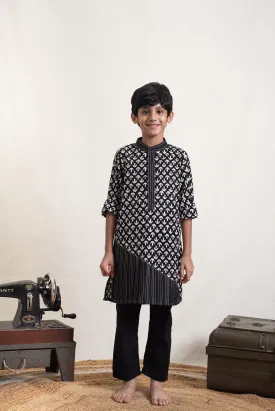 Syahi Threadwork Kurta Set